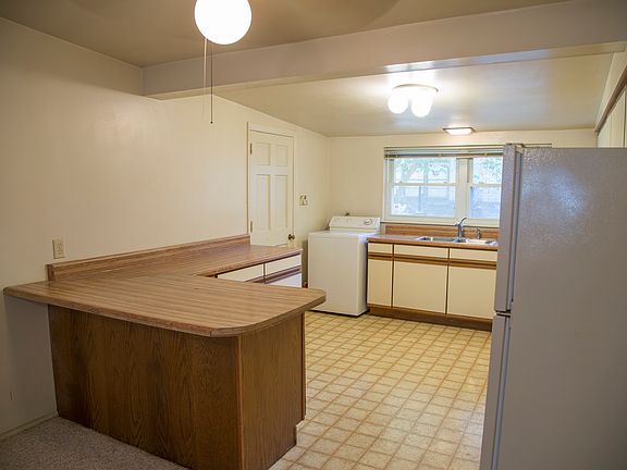 4th image of 5545 Camelot Dr