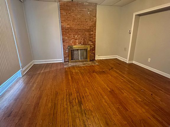 2nd image of 4642 Farlin Ave #1F