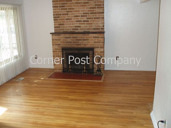2nd image of 507 Carlisle Blvd SE