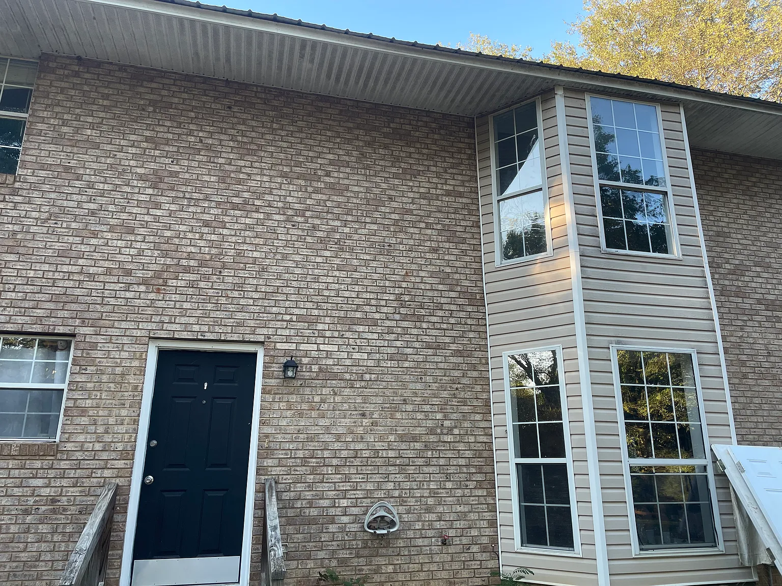 305 N Henderson Bend Rd NW — Photo 2