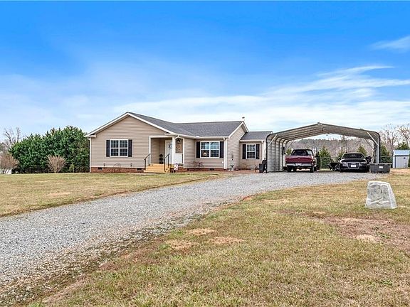 3rd image of 1579 Kaitlyn Dr