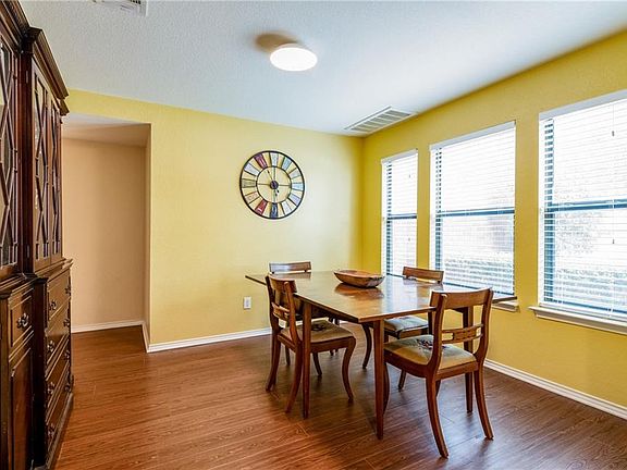 5th image of 2106 Cottontail Dr