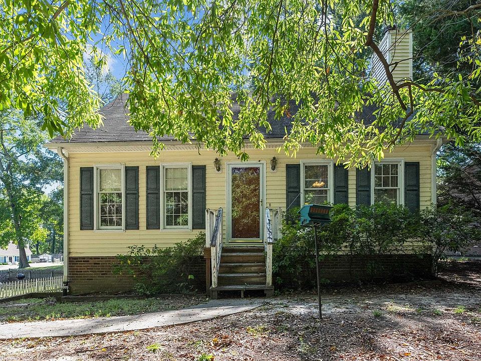 1st image of 2614 Woodmont Dr