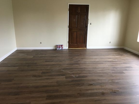 2nd image of 119 W Live Oak St #K