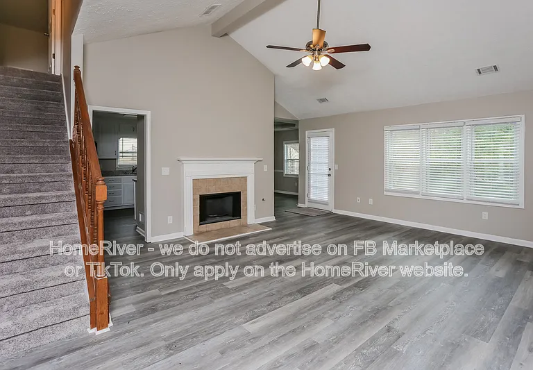 768 Wilkes Dr — Photo 2
