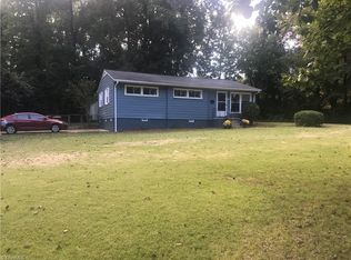 2901 Dellwood Dr, Greensboro, NC 27408