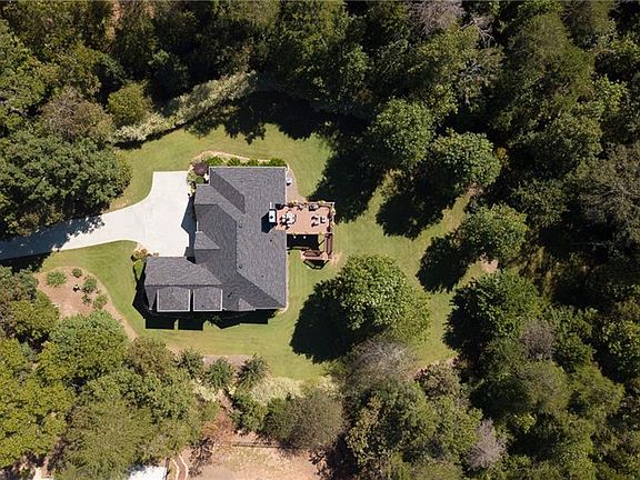 2nd image of 189 Pigeon Creek Dr