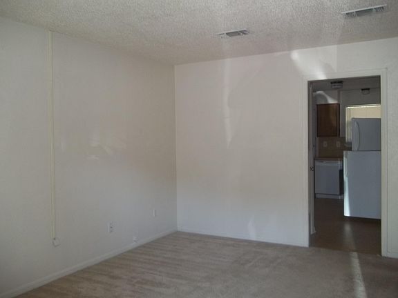 2nd image of 908 Dryden Ave #B