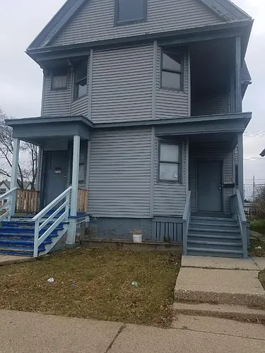 2526 W Center St Photo 1