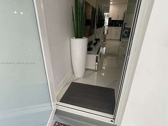 2nd image of 926 Michigan Ave APT 3