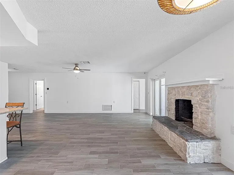562 Johns Pass Ave — Photo 18