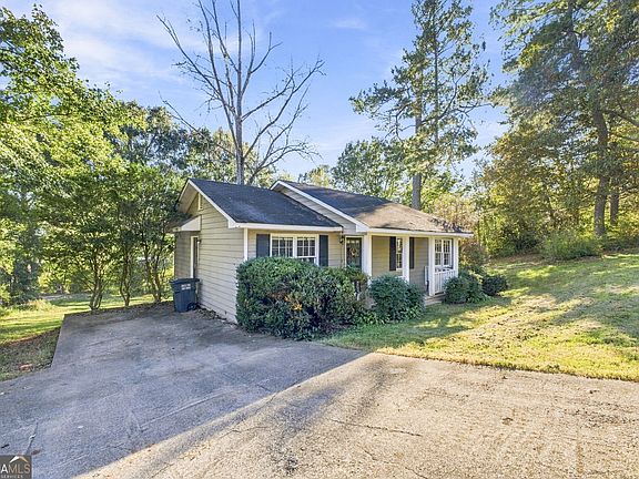 2nd image of 206 Briarwood Dr