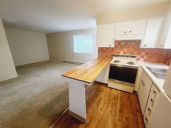 2nd image of 2028 W 1st Ave #3