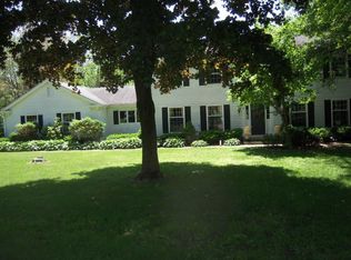 5521 Ridgemoor Ct, Rockford, IL 61107