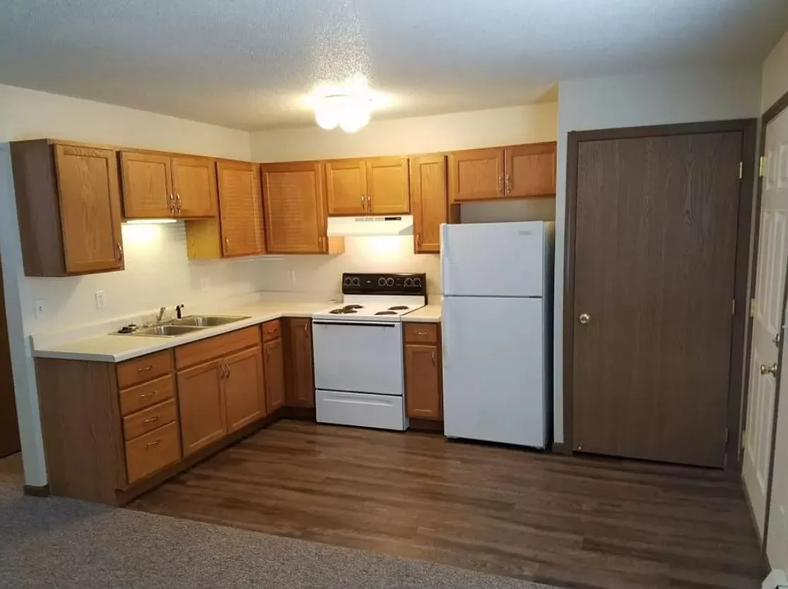2 bed, 800 sqft, $925 — Photo 2