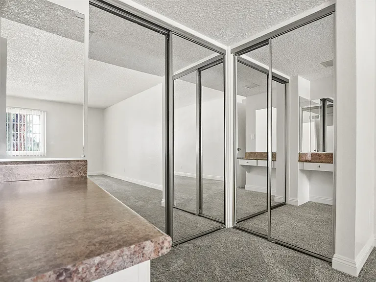 Stonehedge Apartments — Photo 44