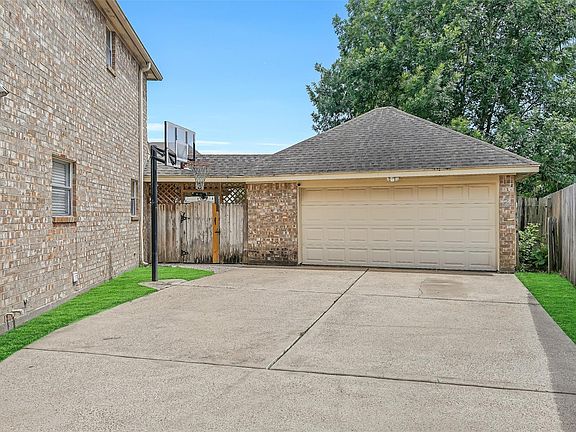 3rd image of 1402 Pine Meadow Ct