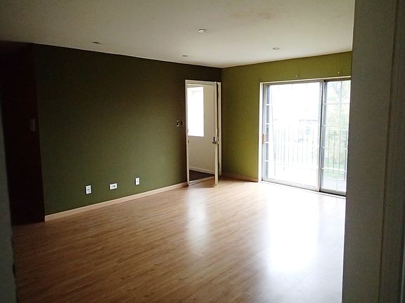 5th image of 9426 Bay Colony Dr APT 3E