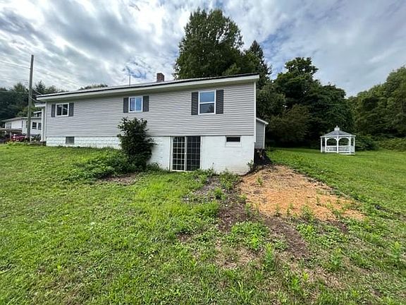 4th image of 11645 Pierson Ave