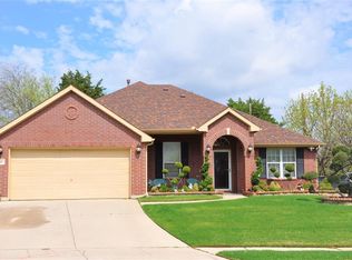 804 Roaring Springs Rd, Grand Prairie, TX 75052