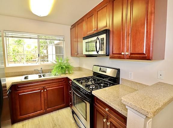 2nd image of 21400 Burbank Blvd #0