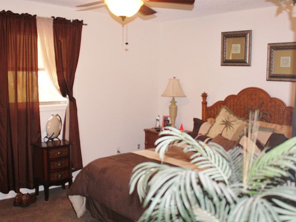 5th image of 418 NE Electra Ave