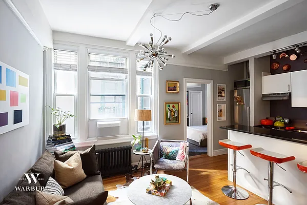 Sold by Warburg | media 8