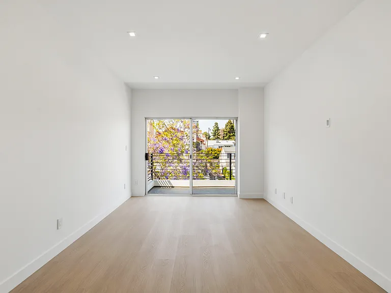 Wilkins Ave — Photo 15
