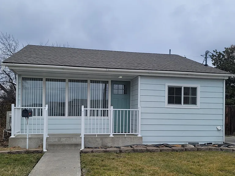 617 Thayer Dr — Photo 1