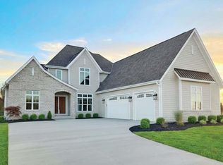 N51W18921 Quietwood Dr, Menomonee Falls, WI 53051
