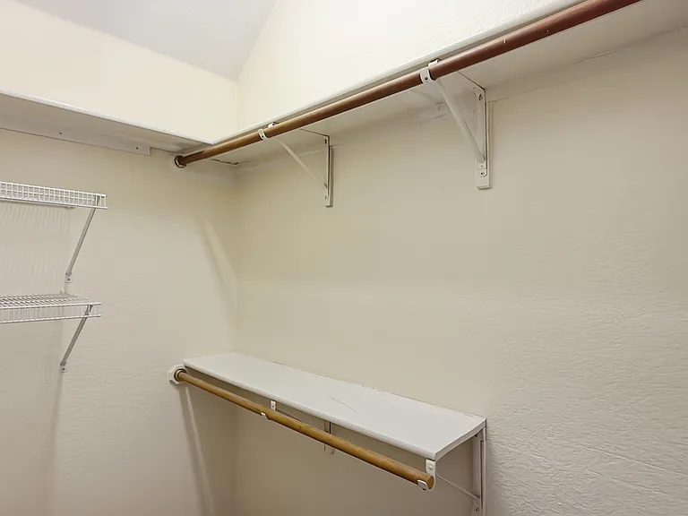 502 Overhill Dr — Photo 12