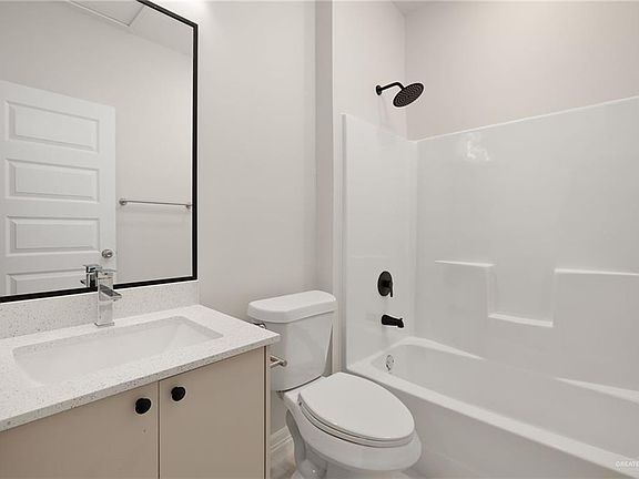 5th image of 4305 Heron Ave #8