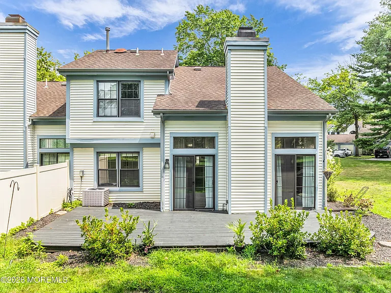 141 Old Orchard Ln — Photo 6
