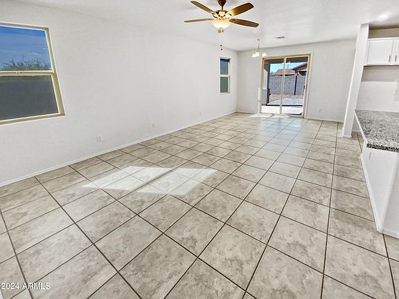 3rd image of 17590 W JESSIE Lane