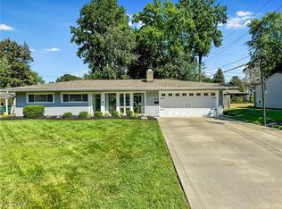 6235 Cedarwood Rd, Mentor, OH 44060