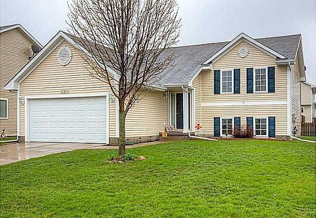 1st image of 520 SE Prairie Creek Dr