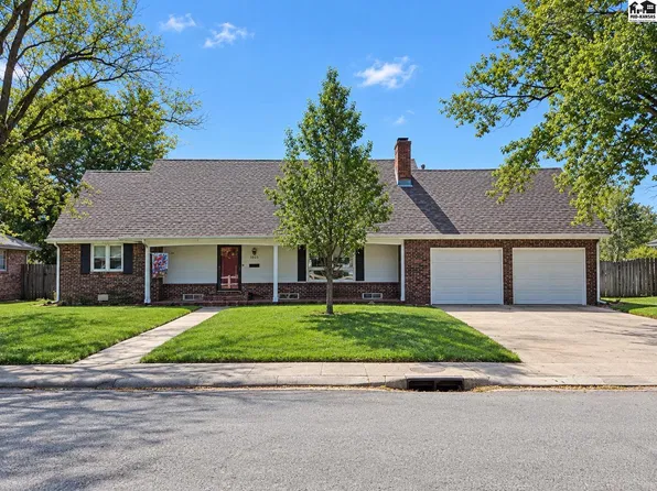 1305 W 24th Ave, Hutchinson, KS 67502