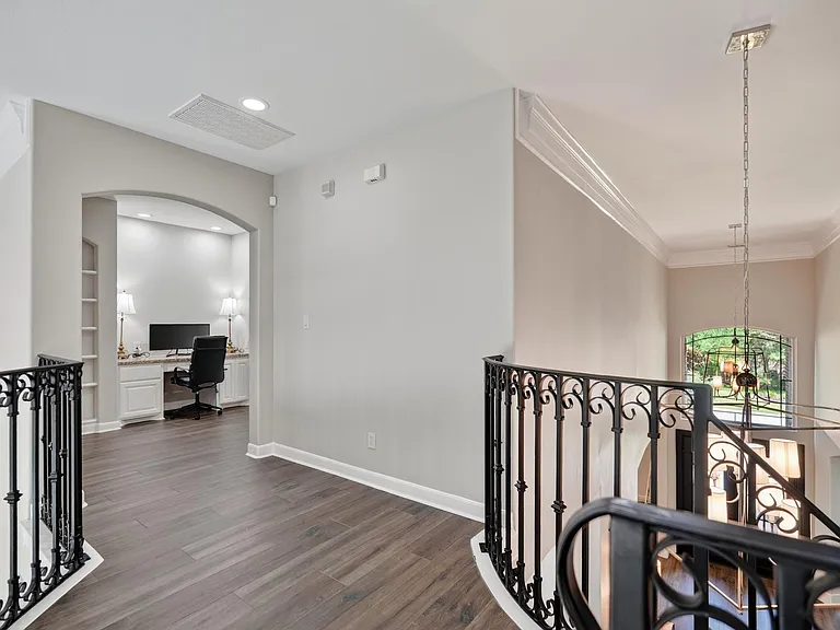 110 S Veilwood Cir — Photo 38