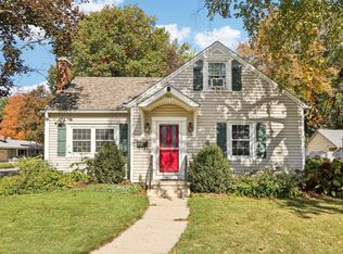 704 E Washington St, Oconomowoc, WI 53066