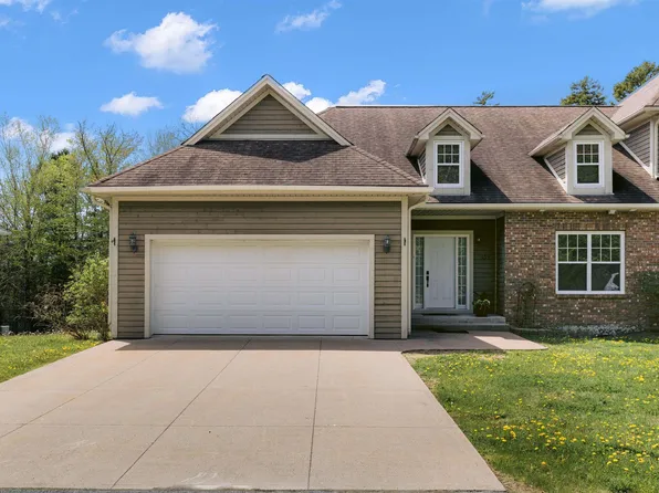 139 Carnoustie Dr, Halifax, NS B4B 0E5