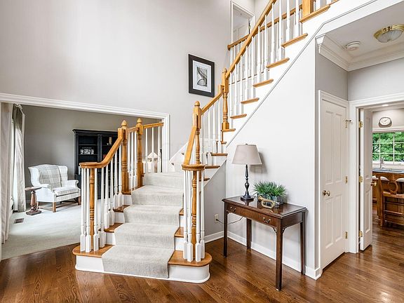 4th image of 4875 Lytfield Dr