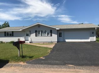 1088 Riverview Dr, Ishpeming, MI 49849