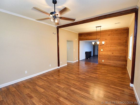 4th image of 802 S College Ave