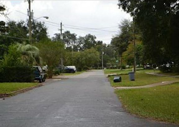 5th image of 2313 Cedar Shores Cir