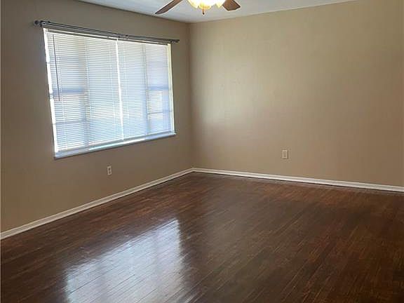 4th image of 413 Evangeline Ln