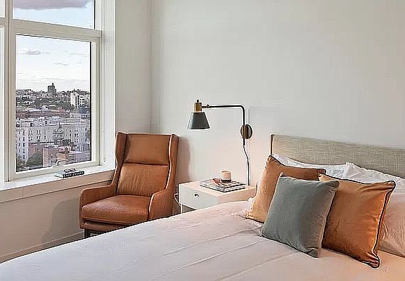 5th image of 582 Parkside Ave #15T