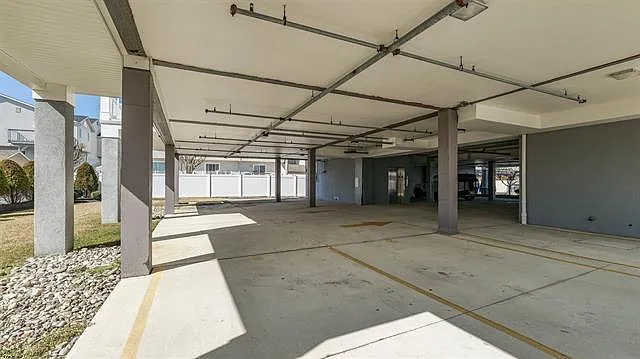 210 N Madison Ave #2 — Photo 32
