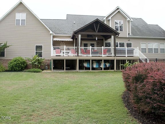 4th image of 120 Lakeside Dr