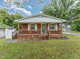 915 Park St, High Point, NC 27260