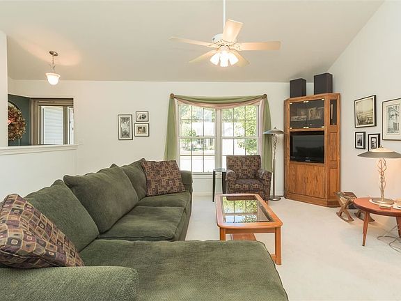 4th image of 1934 Wild Rose Ln